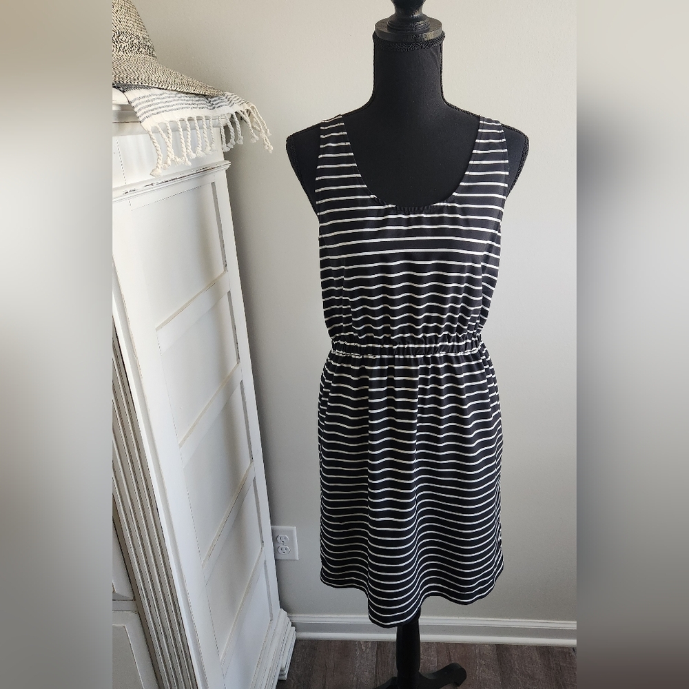 LOFT BLACK AND WHITE STRIPED DRESS